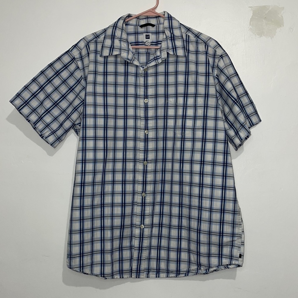 Size L Men’s Gap Blue and White Plaid Button Up Shirt